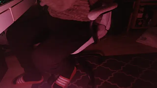 dirtynylonboy33 online show from 03-18-26, 09:29