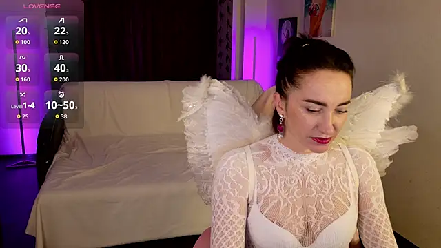 Snapshot of AnneHaddaway chatting on 12-18-25, 08:26 AnneHaddaway online show from 12-18-25, 08:26