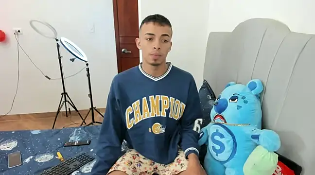 twink latino5 online show from 12-22-24, 12:39