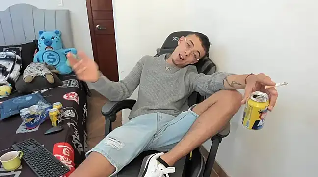 twink latino5 online show from 12-25-24, 04:22