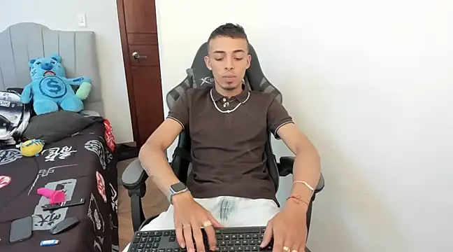 twink latino5 online show from 12-25-24, 09:54