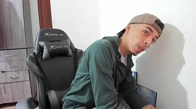 twink latino5 online show from 03-18-25, 02:04