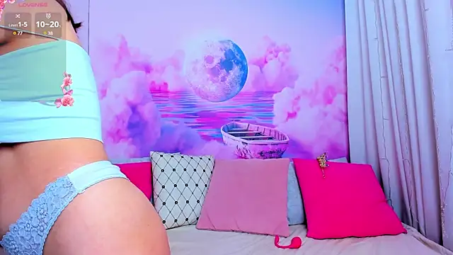 Snapshot of Curvy_Dynamite_ chatting on 01-30-25, 01:11 Curvy Dynamite online show from 01-30-25, 01:11