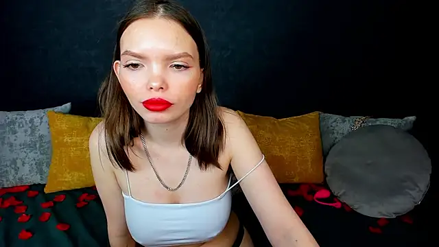 Snapshot of Curvy_Dynamite_ chatting on 02-15-25, 04:58 Curvy Dynamite online show from 02-15-25, 04:58