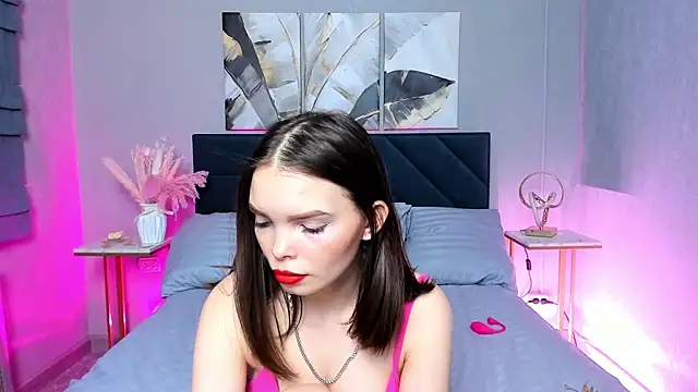 Snapshot of Curvy_Dynamite_ chatting on 02-19-25, 04:44 Curvy Dynamite online show from 02-19-25, 04:44