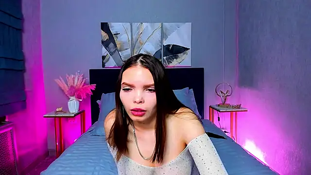 Snapshot of Curvy_Dynamite_ chatting on 02-26-25, 01:00 Curvy Dynamite online show from 02-26-25, 01:00