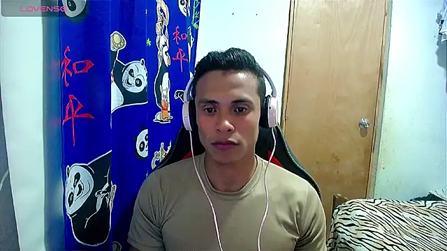 Willy Mate online show from 12-18-24, 04:42