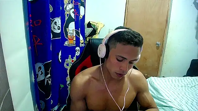 Willy Mate online show from 12-26-24, 04:21