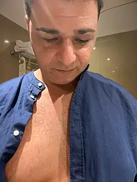 Snapshot of SecretlyDD chatting on 02-25-25, 12:34 SecretlyDD online show from 02-25-25, 12:34