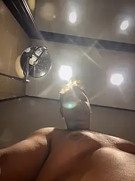 Snapshot of SecretlyDD chatting on 03-04-25, 04:27 SecretlyDD online show from 03-04-25, 04:27