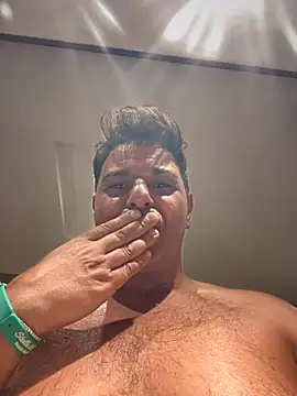 Snapshot of SecretlyDD chatting on 03-04-25, 03:37 SecretlyDD online show from 03-04-25, 03:37