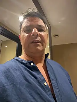 Snapshot of SecretlyDD chatting on 03-04-25, 08:49 SecretlyDD online show from 03-04-25, 08:49