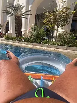 Snapshot of SecretlyDD chatting on 03-10-25, 09:21 SecretlyDD online show from 03-10-25, 09:21