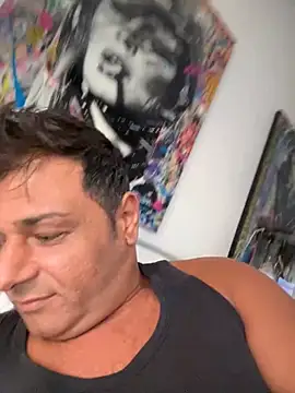 Snapshot of SecretlyDD chatting on 03-18-25, 11:19 SecretlyDD online show from 03-18-25, 11:19