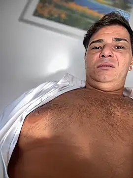 Snapshot of SecretlyDD chatting on 10-07-25, 08:33 SecretlyDD online show from 10-07-25, 08:33