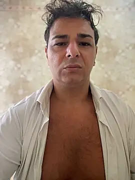 Snapshot of SecretlyDD chatting on 10-16-25, 07:20 SecretlyDD online show from 10-16-25, 07:20