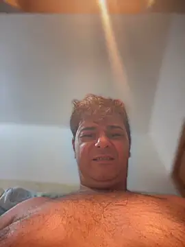 Snapshot of SecretlyDD chatting on 10-19-25, 07:03 SecretlyDD online show from 10-19-25, 07:03