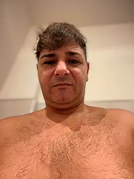 Snapshot of SecretlyDD chatting on 10-23-25, 11:09 SecretlyDD online show from 10-23-25, 11:09