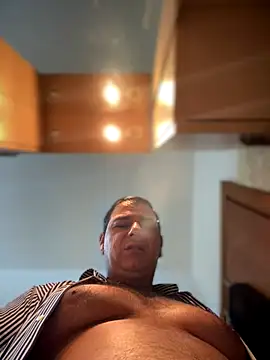 Snapshot of SecretlyDD chatting on 11-21-25, 08:24 SecretlyDD online show from 11-21-25, 08:24