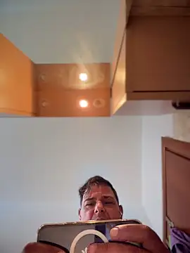 Snapshot of SecretlyDD chatting on 03-26-26, 10:32 SecretlyDD online show from 03-26-26, 10:32