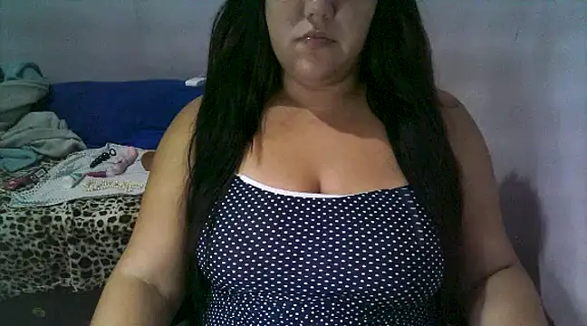 Snapshot of Paolaa_hoot chatting on 12-31-24, 06:27 Paolaa hoot online show from 12-31-24, 06:27