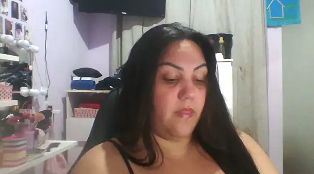 Snapshot of Paolaa_hoot chatting on 02-23-25, 05:23 Paolaa hoot online show from 02-23-25, 05:23