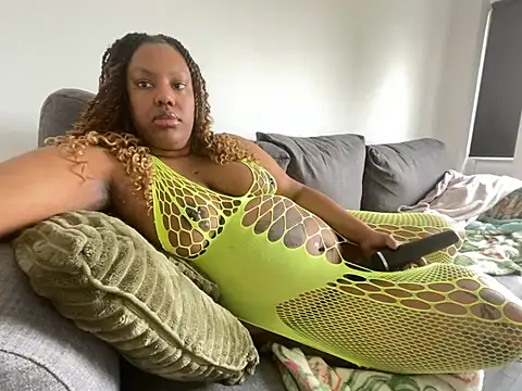 LavenderBuxton online show from 02-17-25, 11:44