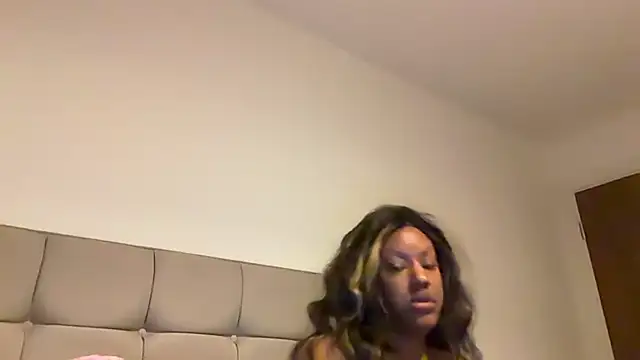 LavenderBuxton online show from 04-20-26, 09:38