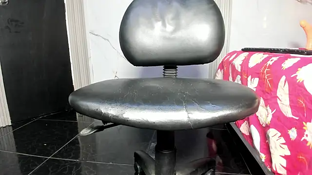 amber diior online show from 03-18-26, 02:58