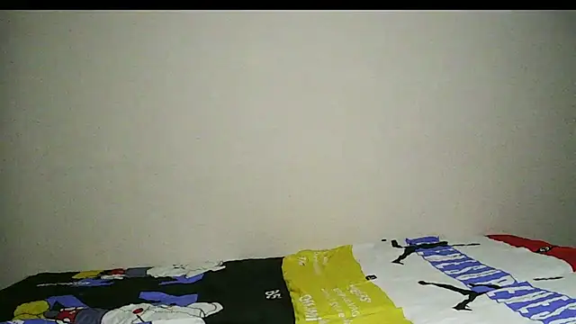 Snapshot of AzallandRoom chatting on 12-28-24, 07:22 AzallandRoom online show from 12-28-24, 07:22