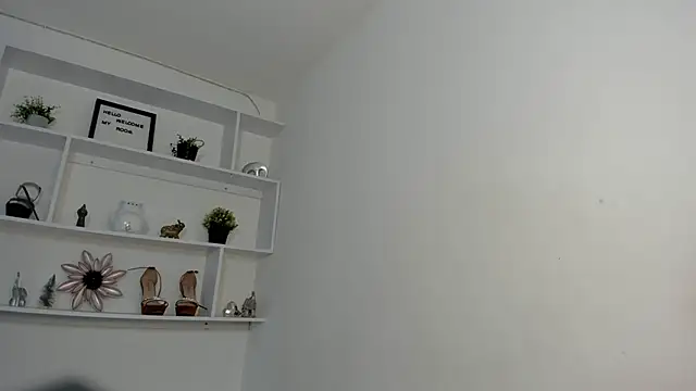 Zizi-campbel online show from 12-25-24, 08:50