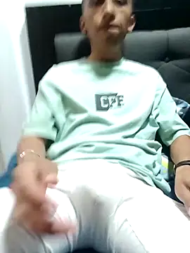 Snapshot of Alex-col chatting on 12-24-24, 11:55 Alex-col online show from 12-24-24, 11:55