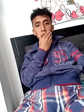 Snapshot of Alex-col chatting on 01-08-25, 10:37 Alex-col online show from 01-08-25, 10:37