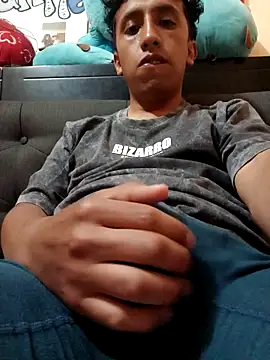 Snapshot of Alex-col chatting on 11-08-25, 07:45 Alex-col online show from 11-08-25, 07:45