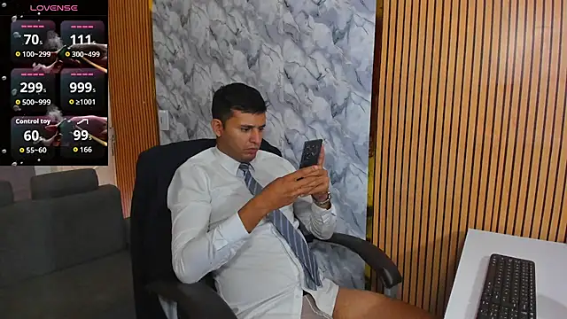 Hideintheoffice online show from 12-19-25, 12:34