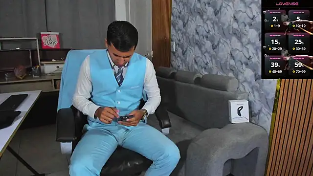 Hideintheoffice online show from 02-02-26, 03:27