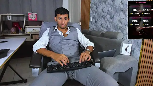 Hideintheoffice online show from 02-03-26, 06:40