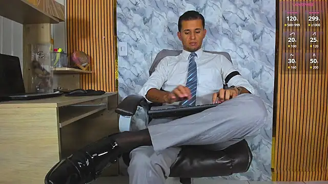 Hideintheoffice online show from 07-10-26, 02:16