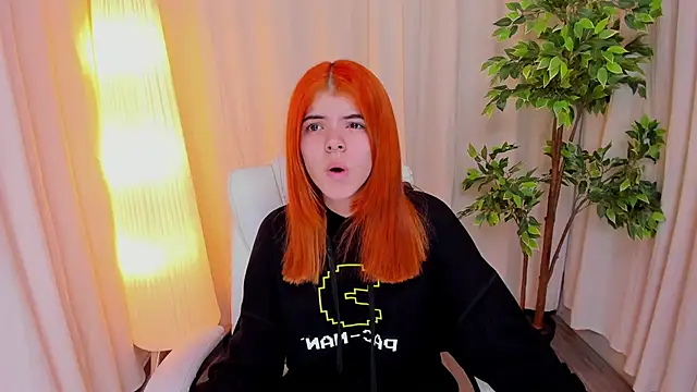 Snapshot of Maddy_bennet chatting on 02-18-25, 10:16 Maddy bennet online show from 02-18-25, 10:16