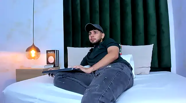 Samir bear online show from 03-01-25, 12:34