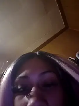 Snapshot of carmelbbyx22 chatting on 12-20-25, 07:43 carmelbbyx22 online show from 12-20-25, 07:43