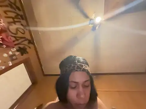 Snapshot of carmelbbyx22 chatting on 02-17-26, 02:52 carmelbbyx22 online show from 02-17-26, 02:52