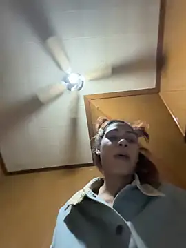 Snapshot of carmelbbyx22 chatting on 03-15-26, 01:22 carmelbbyx22 online show from 03-15-26, 01:22