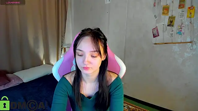 Snapshot of Cheryl__Brown chatting on 12-15-25, 01:32 Cheryl Brown online show from 12-15-25, 01:32