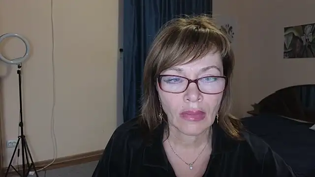 Miss Moren online show from 11-17-25, 12:11