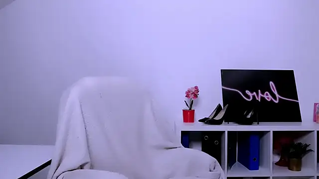 Lia Benini online show from 01-10-25, 04:41