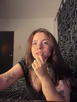 Snapshot of Ema_kraus chatting on 06-26-26, 01:32 Ema kraus online show from 06-26-26, 01:32
