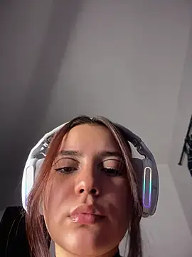 Snapshot of Ema_kraus chatting on 07-10-26, 01:10 Ema kraus online show from 07-10-26, 01:10