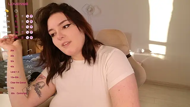 YumiYammy online show from 06-17-26, 02:36