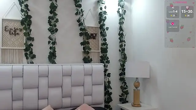 Snapshot of Miaa_gh1 chatting on 05-15-26, 11:17 Miaa gh1 online show from 05-15-26, 11:17